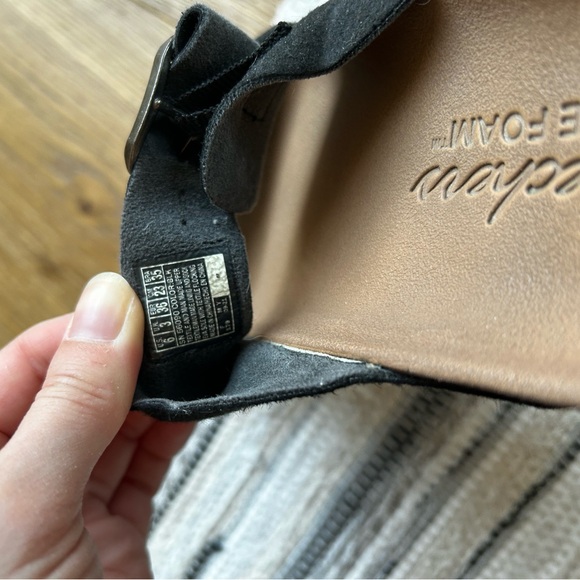 Sketchers Sandals - Picture 6 of 6